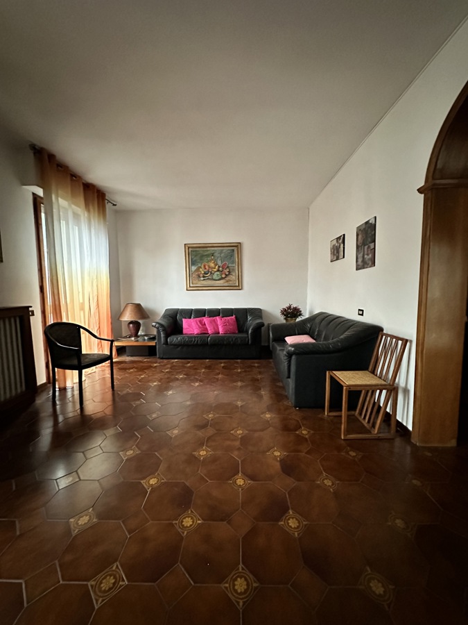 Foto 3 di 45 - Appartamento in vendita a Prato