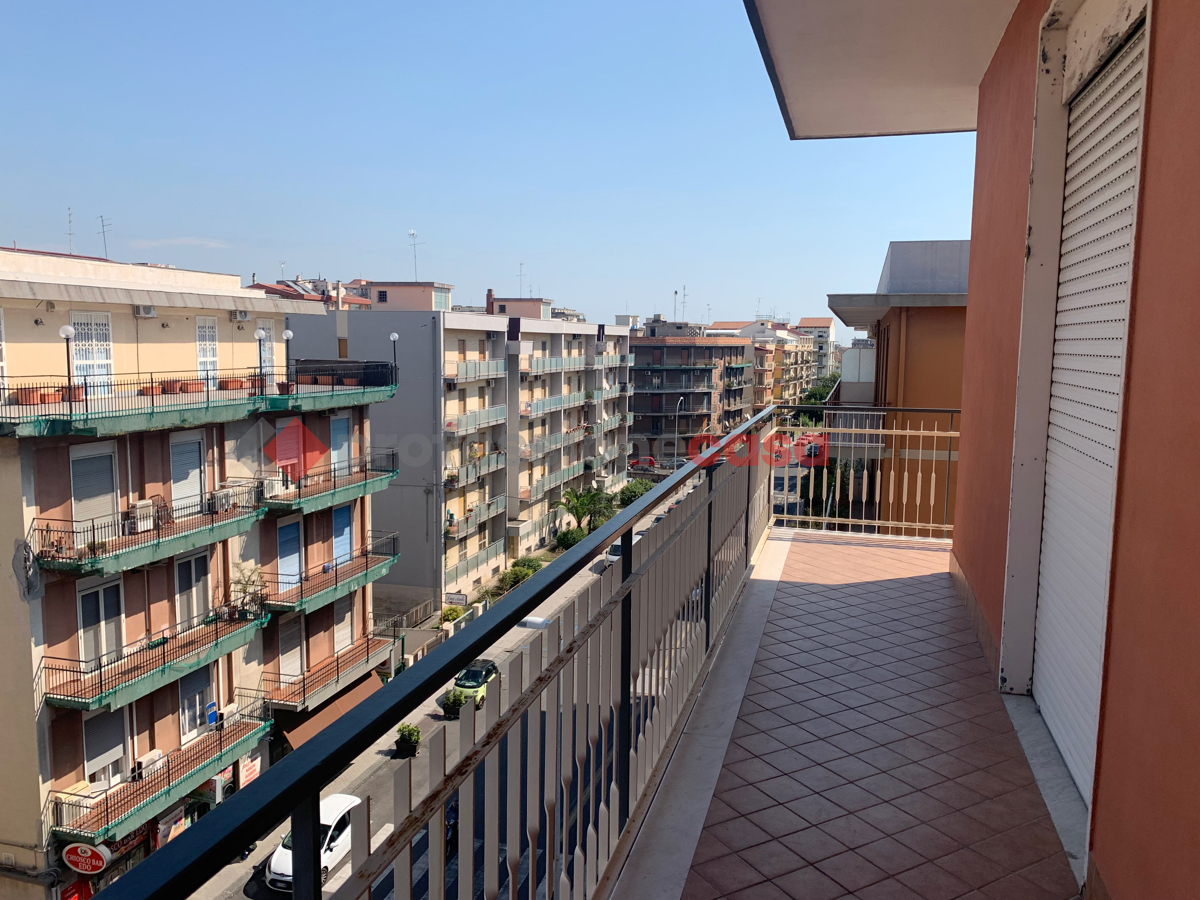 Foto 5 di 7 - Appartamento in affitto a Catania