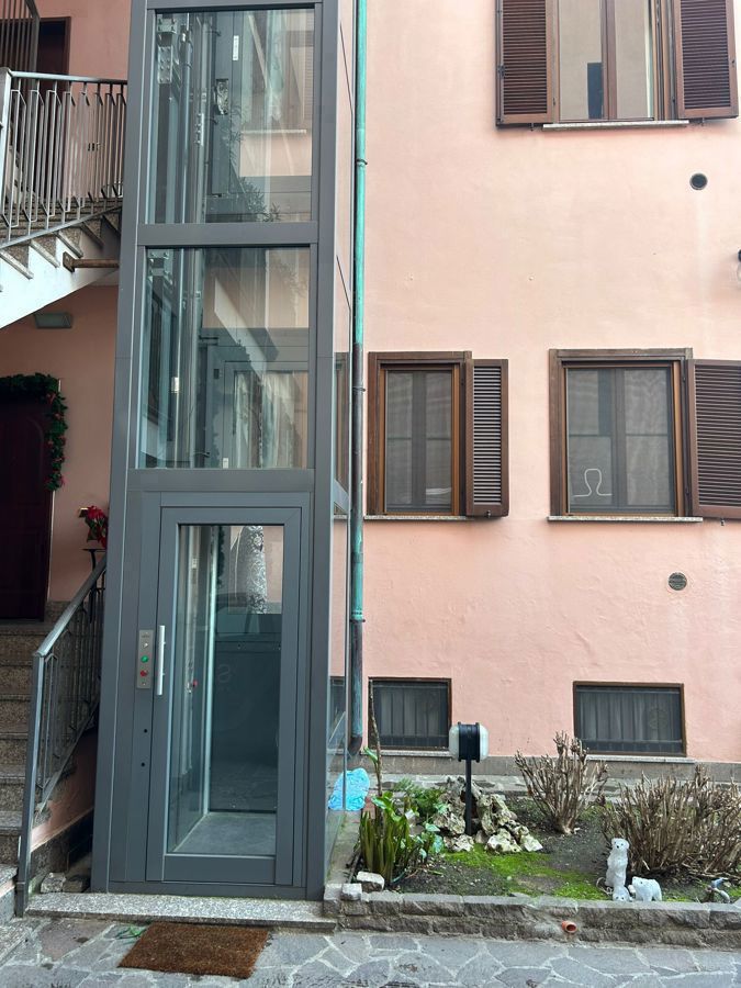 Foto 1 di 29 - Palazzo o stabile in vendita a Milano