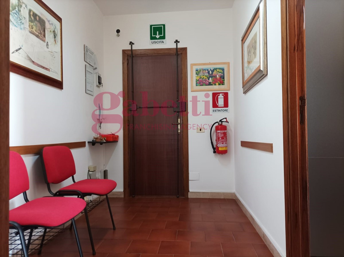 Foto 3 di 26 - Ufficio in vendita a Quartu Sant'Elena