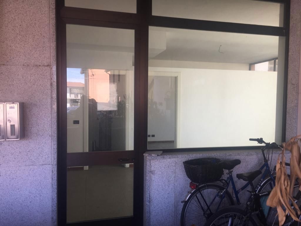 Foto 1 di 9 - Ufficio in vendita a Fontaneto d'Agogna
