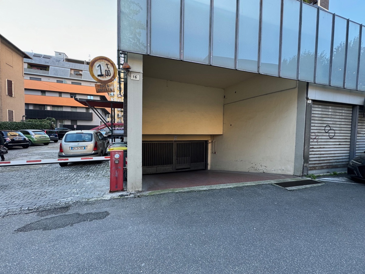 Foto 4 di 12 - Garage in vendita a Terni