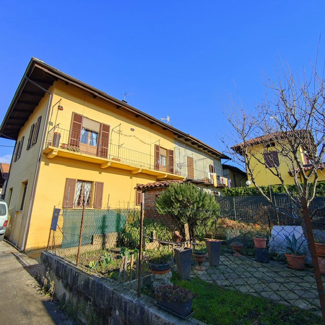 Foto 1 di 27 - Casa indipendente in vendita a Biella