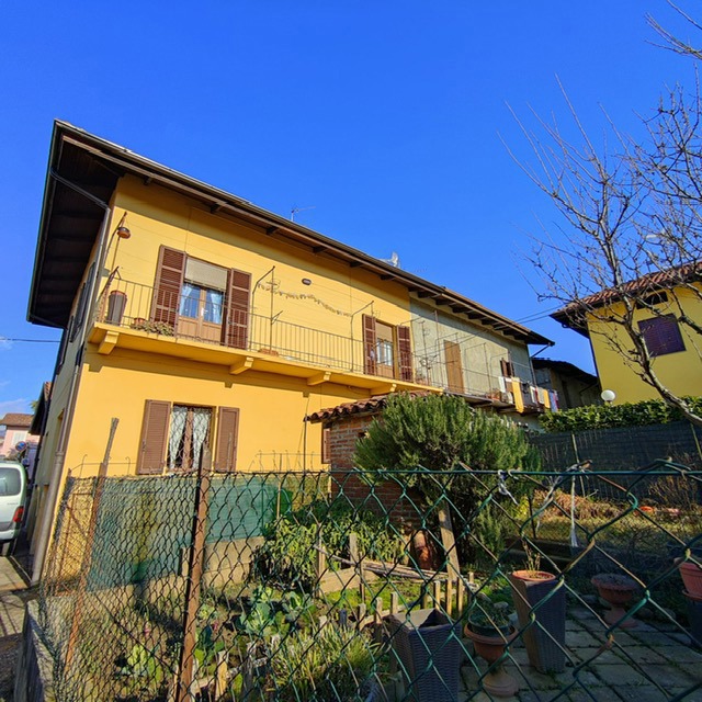 Foto 2 di 27 - Casa indipendente in vendita a Biella