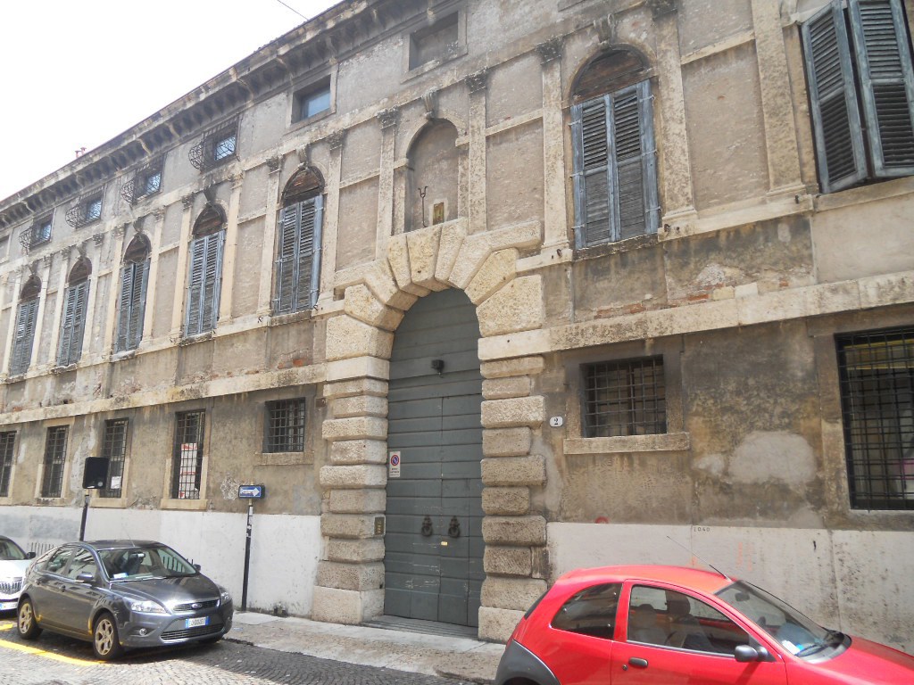 Foto 1 di 21 - Ufficio in vendita a Verona