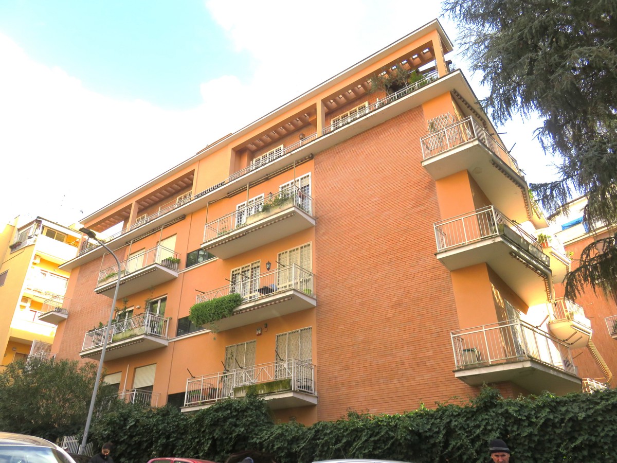 Foto 3 di 42 - Appartamento in vendita a Roma