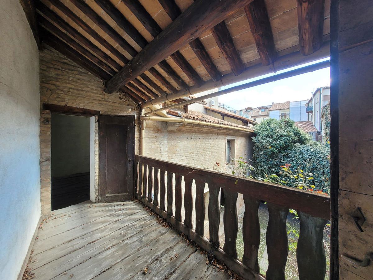 Foto 3 di 15 - Palazzo o stabile in vendita a Padova