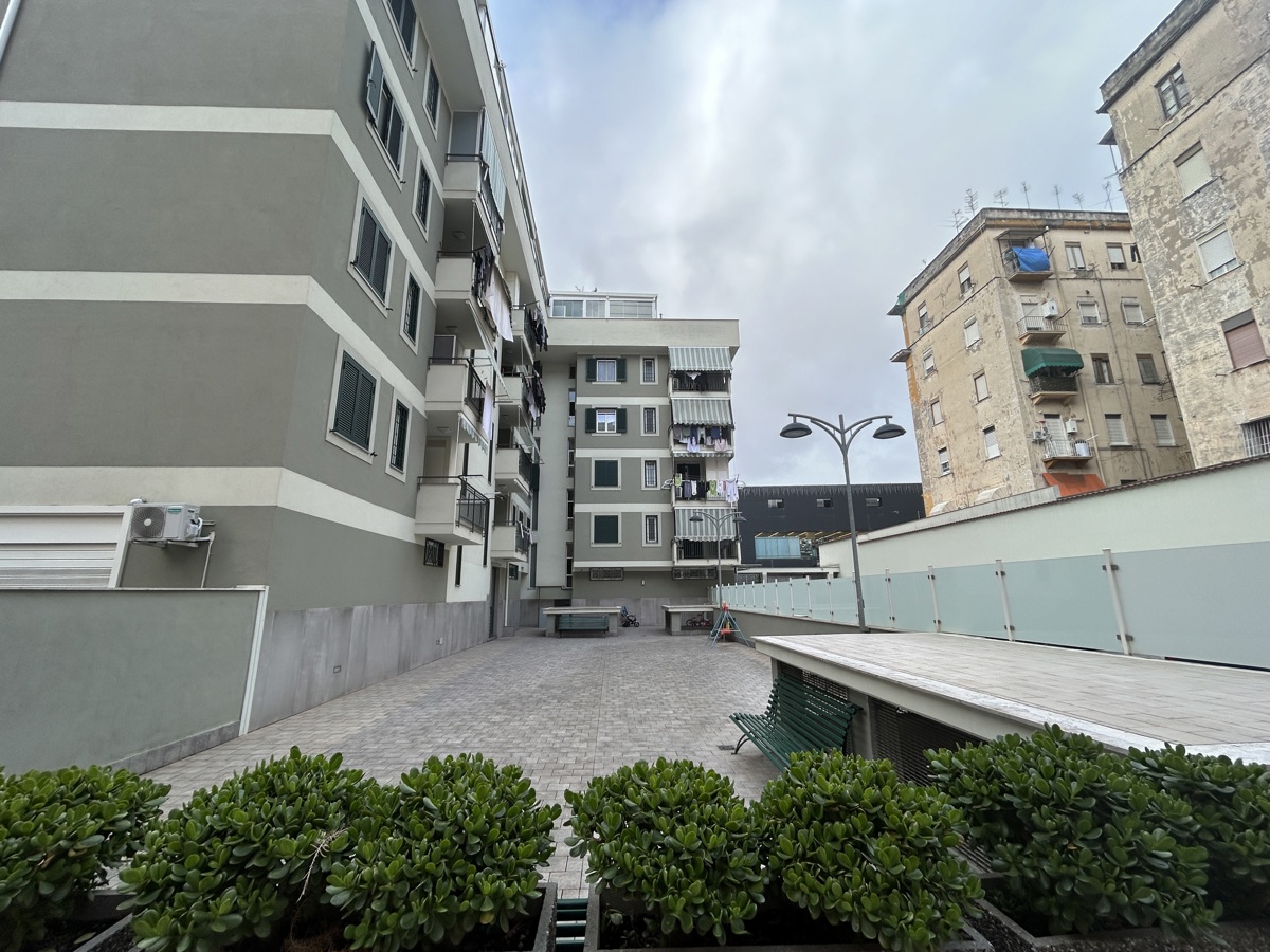Foto 3 di 24 - Appartamento in vendita a Napoli