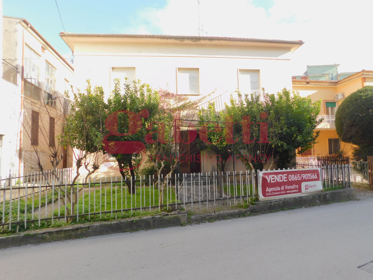 Foto 1 di 32 - Casa indipendente in vendita a Venafro