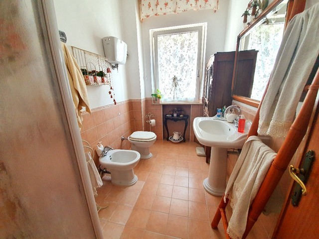 Foto 11 di 11 - Appartamento in vendita a Assisi