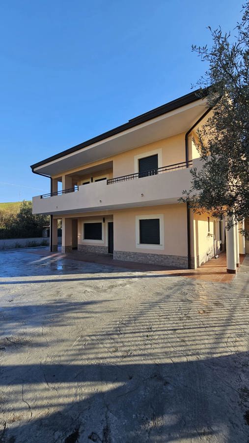 Foto 20 di 36 - Villa a schiera in vendita a Catanzaro