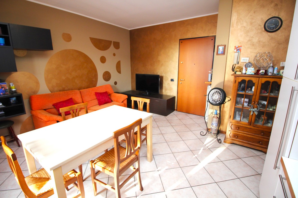 Foto 3 di 17 - Appartamento in vendita a Gorla Maggiore