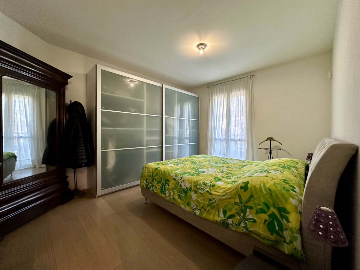 Foto 7 di 12 - Appartamento in vendita a Peschiera del Garda