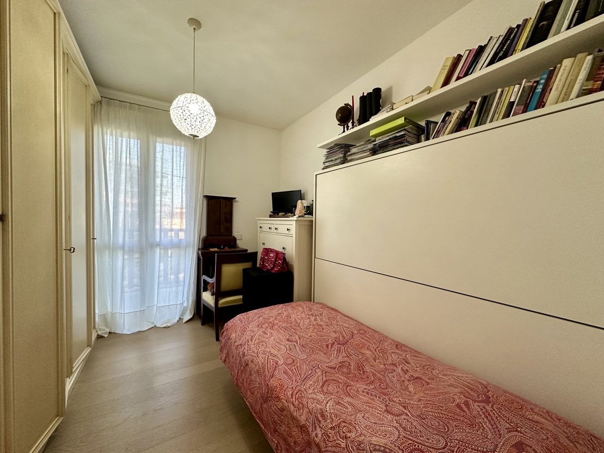 Foto 6 di 12 - Appartamento in vendita a Peschiera del Garda