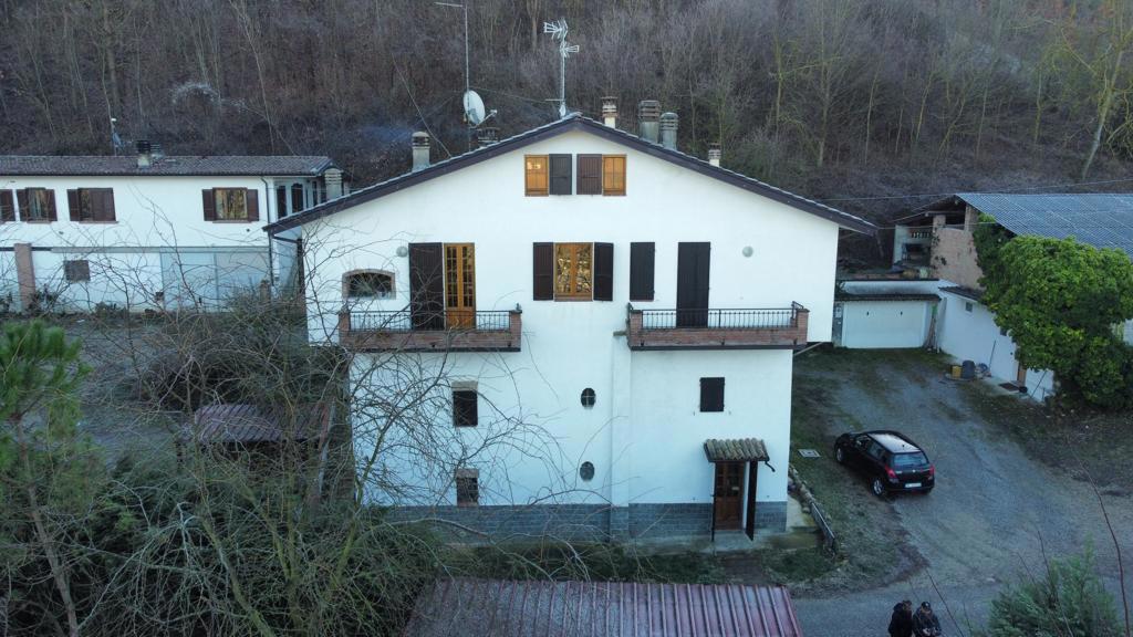 Foto 20 di 31 - Villa in vendita a Gropparello