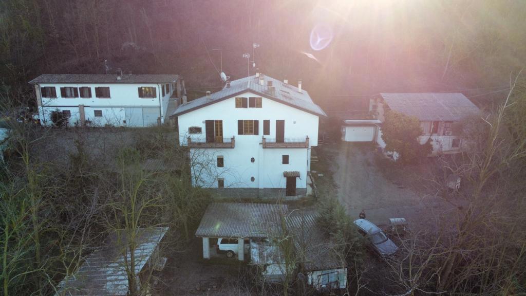 Foto 16 di 31 - Villa in vendita a Gropparello