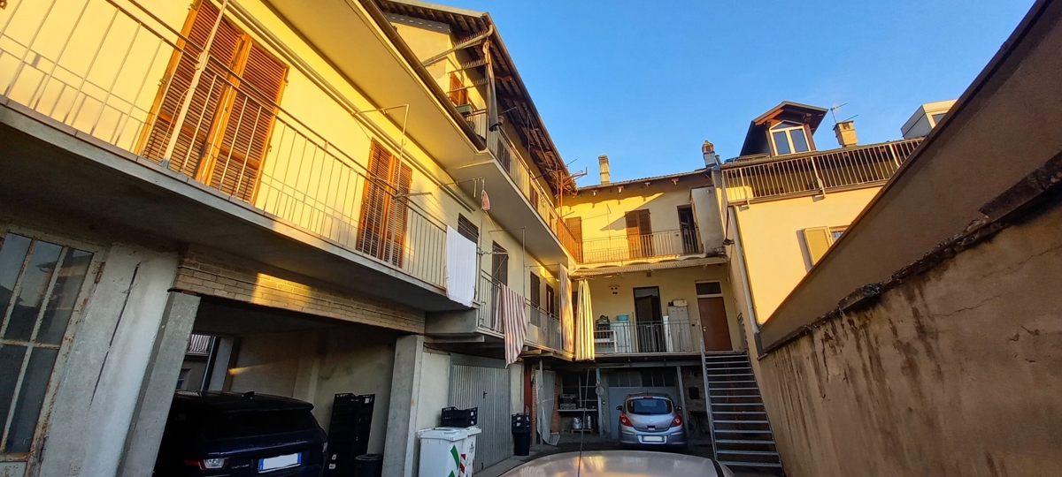 Foto 15 di 27 - Palazzo o stabile in vendita a Grinzane Cavour