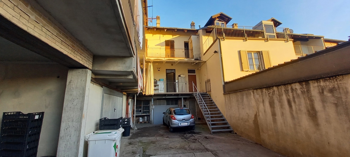 Foto 14 di 27 - Palazzo o stabile in vendita a Grinzane Cavour