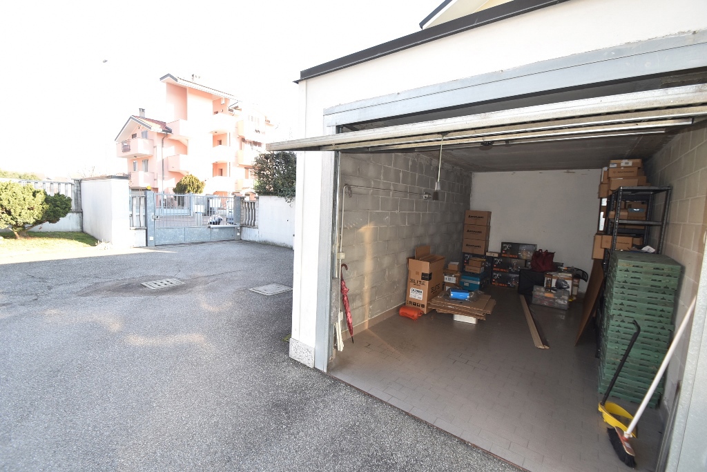 Foto 5 di 5 - Garage in vendita a Sedriano