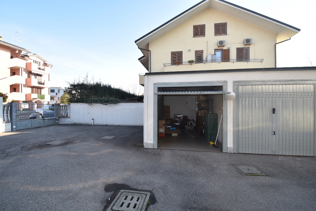 Foto 4 di 5 - Garage in vendita a Sedriano