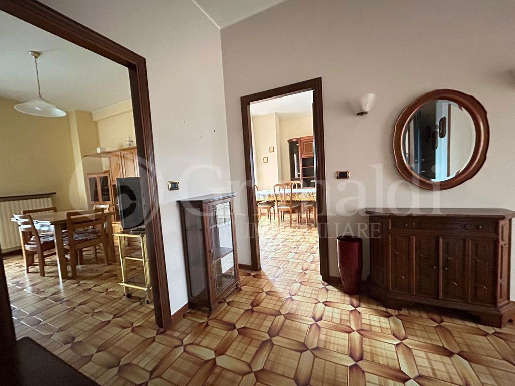 Foto 13 di 38 - Appartamento in vendita a Jesi
