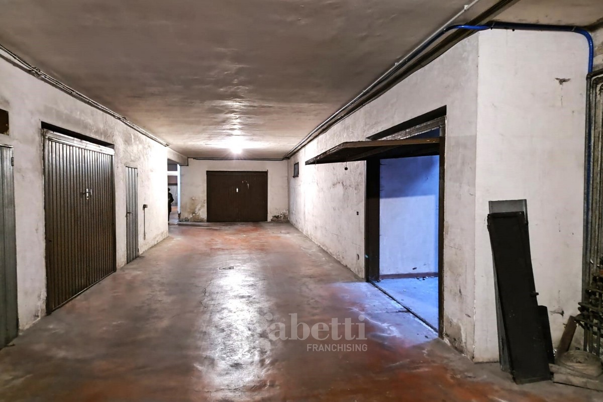 Foto 2 di 8 - Garage in vendita a Campobasso