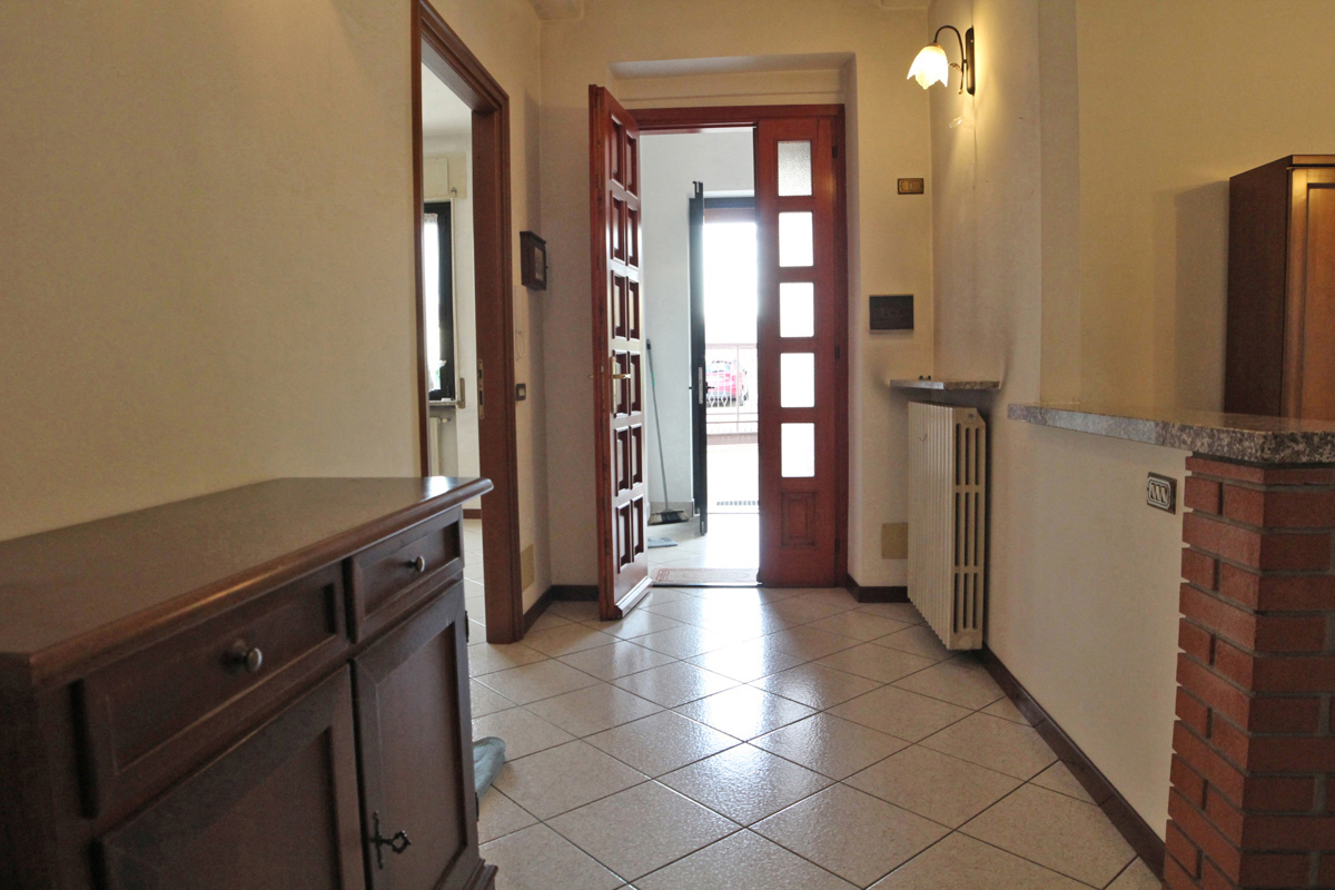 Foto 2 di 23 - Villa a schiera in vendita a Castelletto Sopra Ticino