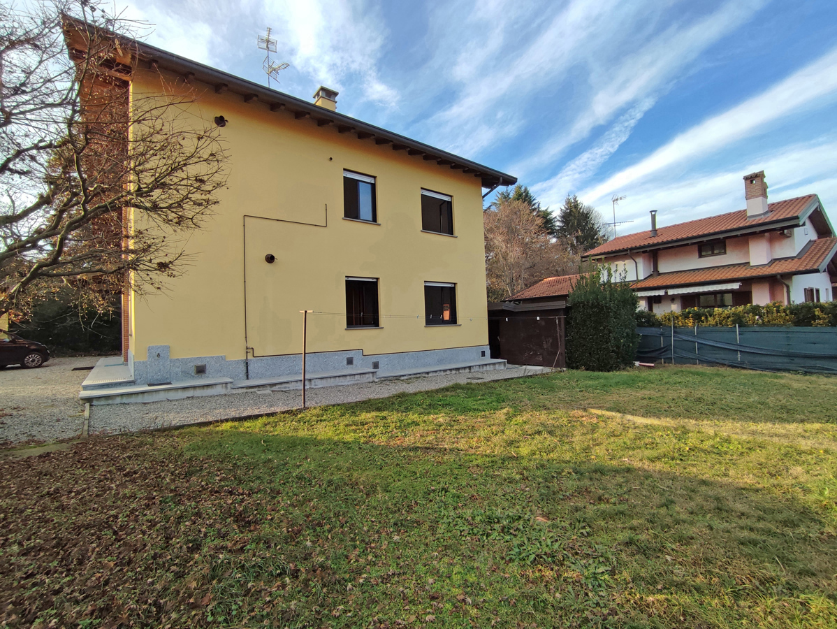 Foto 19 di 23 - Villa a schiera in vendita a Castelletto Sopra Ticino