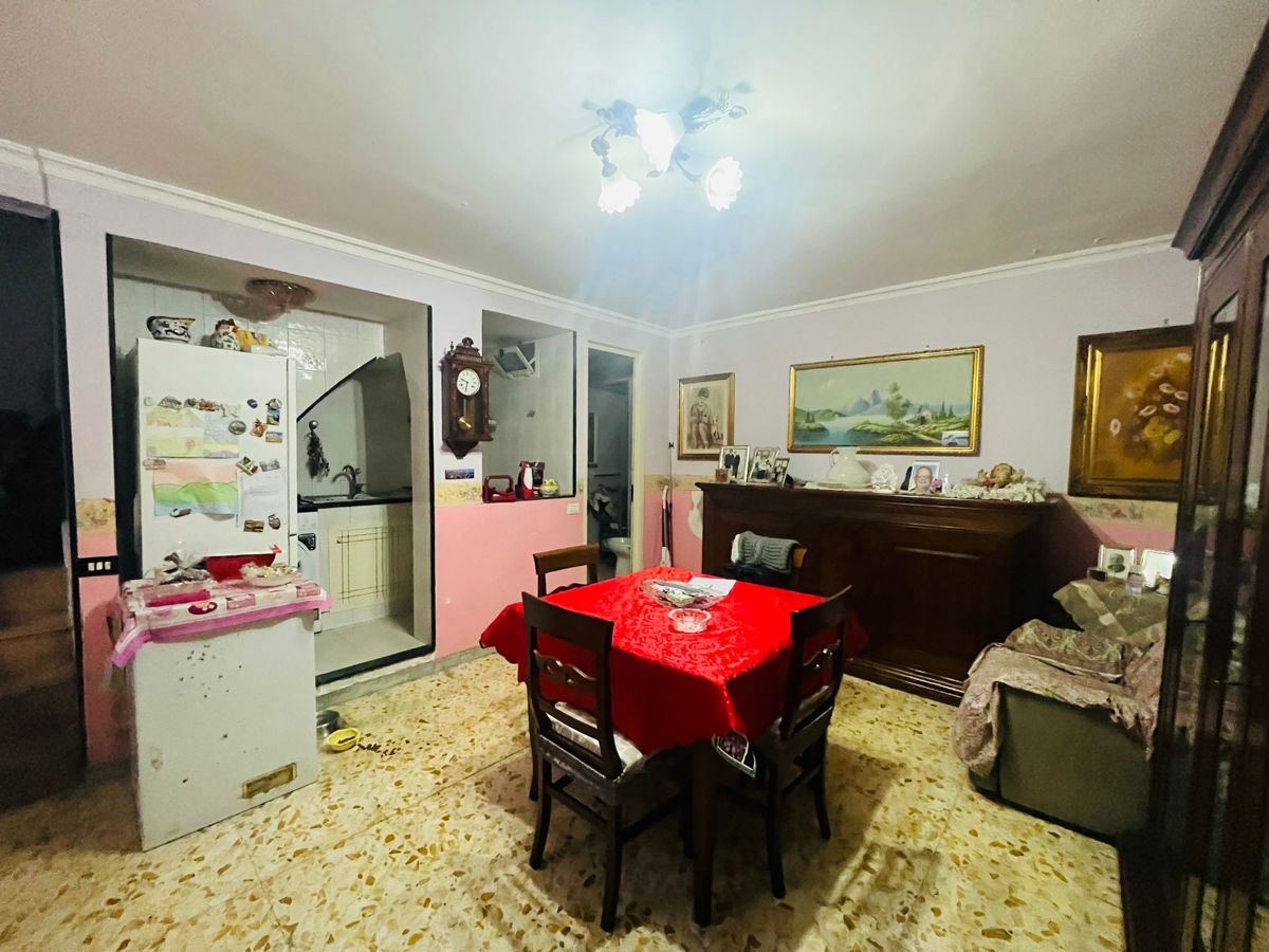 Foto 3 di 11 - Appartamento in vendita a Napoli