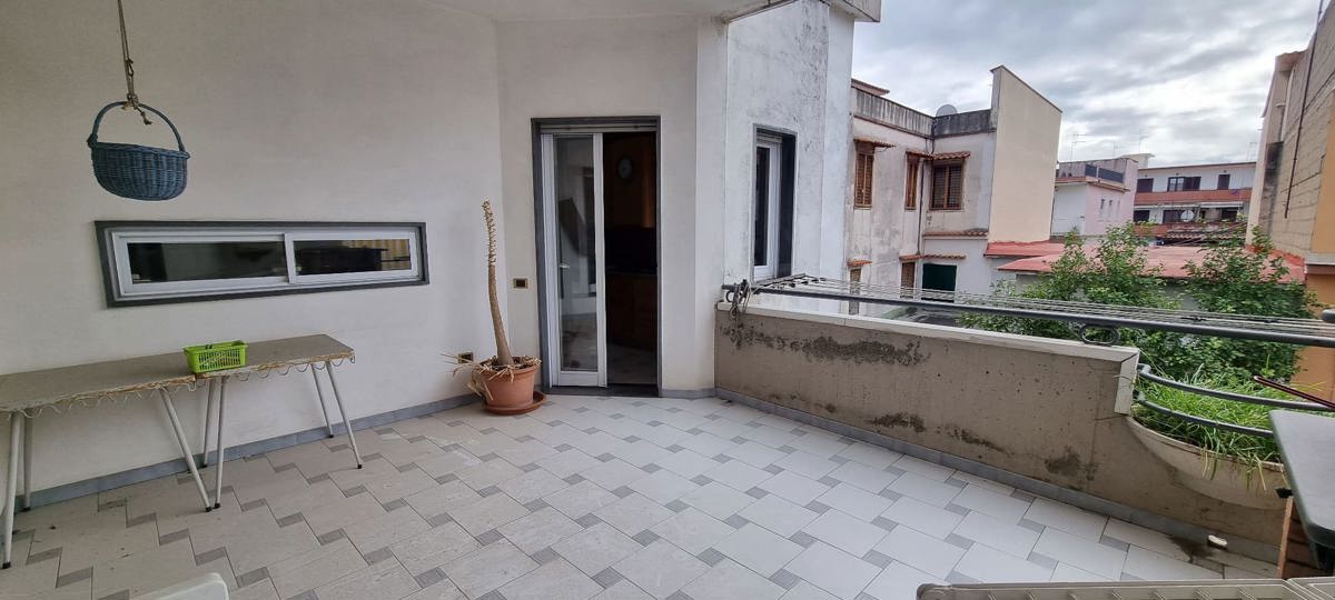 Foto 9 di 30 - Palazzo o stabile in vendita a Pomigliano d'Arco