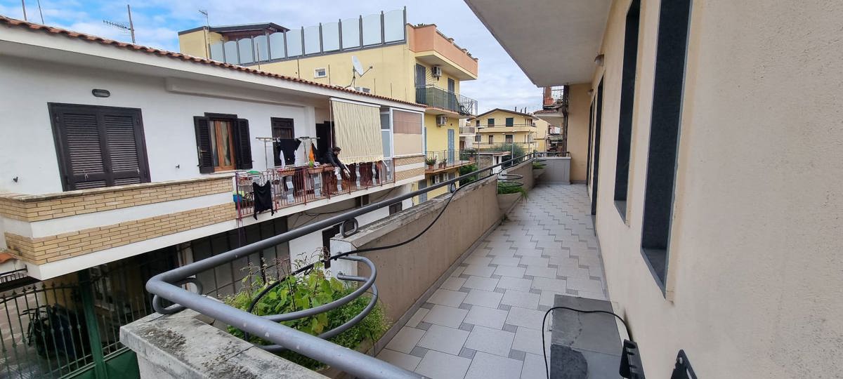 Foto 16 di 30 - Palazzo o stabile in vendita a Pomigliano d'Arco