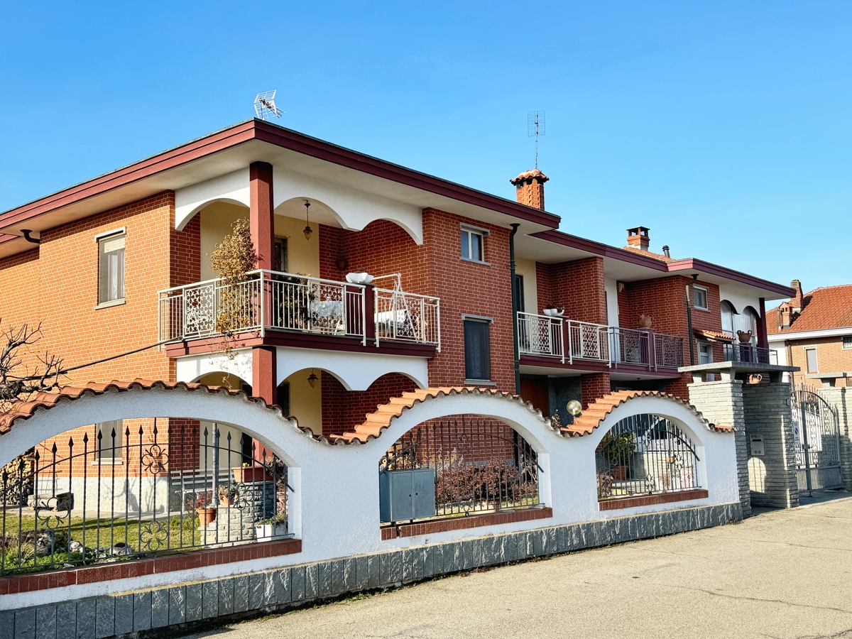 Foto 4 di 54 - Villa a schiera in vendita a Poirino