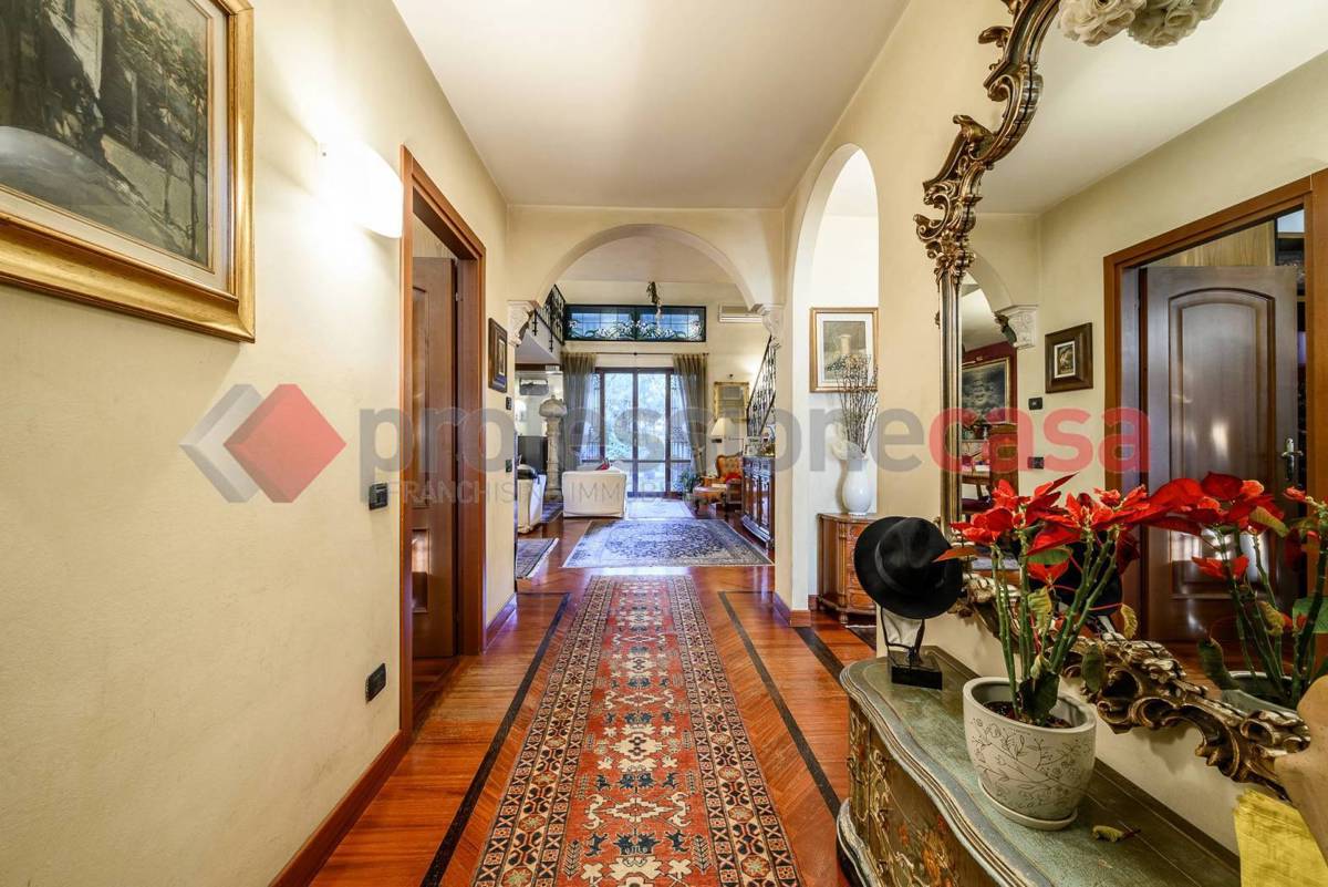 Foto 2 di 22 - Villa in vendita a Buccinasco