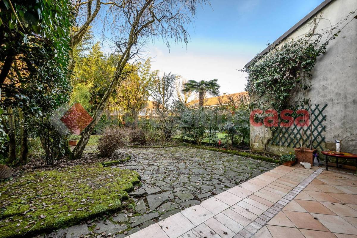 Foto 11 di 22 - Villa in vendita a Buccinasco