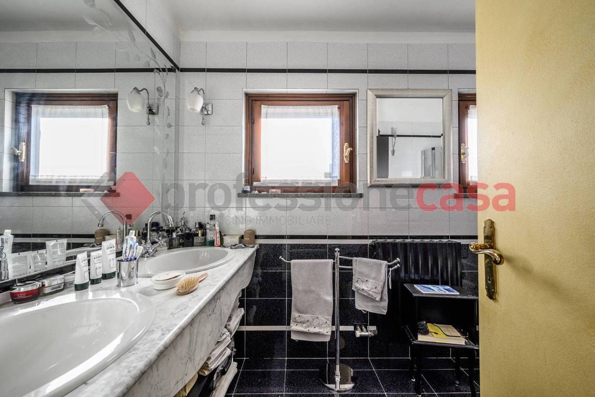 Foto 9 di 22 - Villa in vendita a Buccinasco