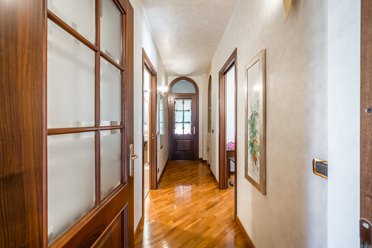 Foto 15 di 39 - Appartamento in vendita a Modena