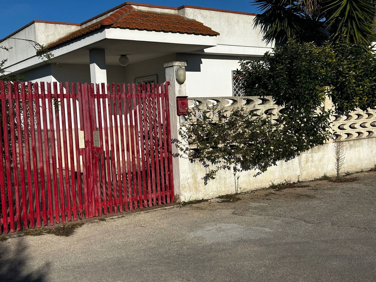 Foto 1 di 20 - Villa in vendita a Leporano
