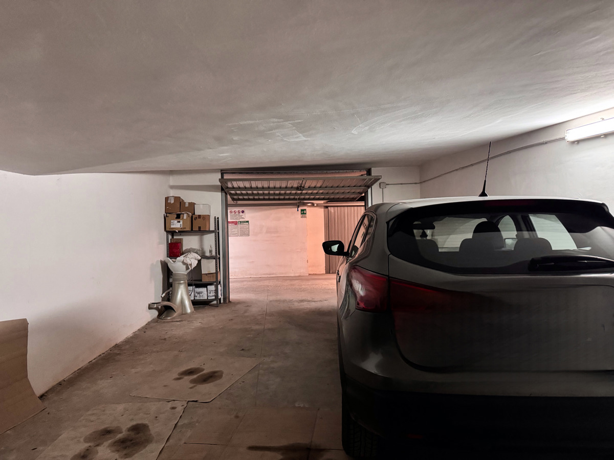 Foto 12 di 13 - Garage in vendita a Angri