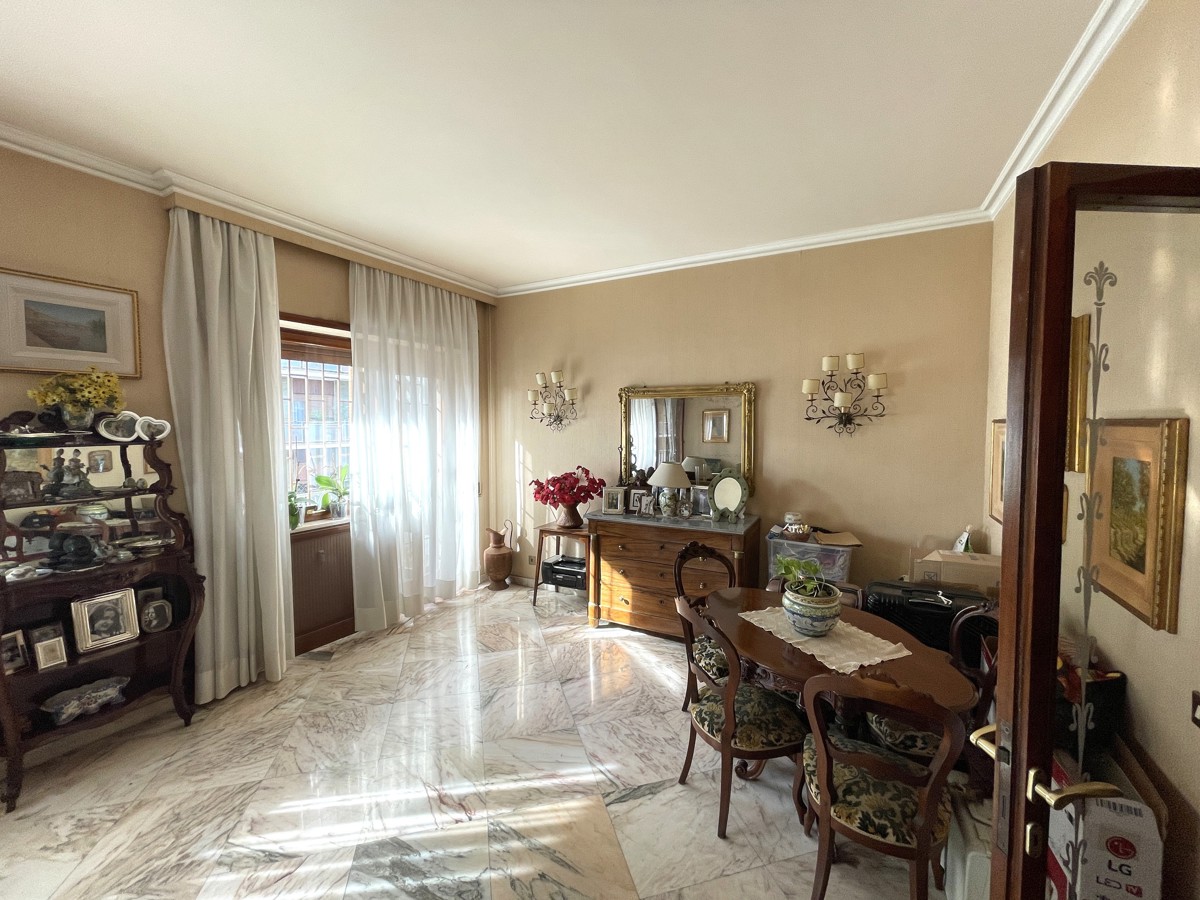 Foto 3 di 35 - Appartamento in vendita a Roma