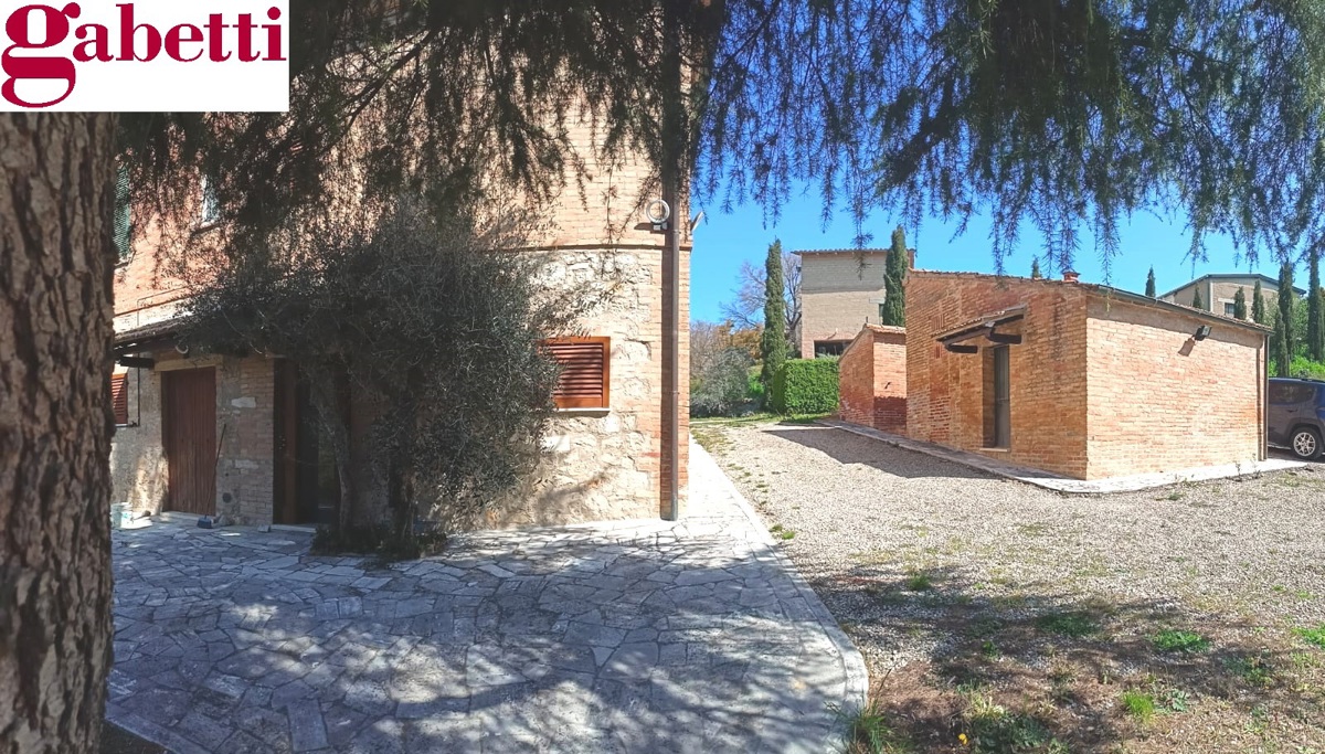 Foto 27 di 34 - Casa indipendente in vendita a Montalcino