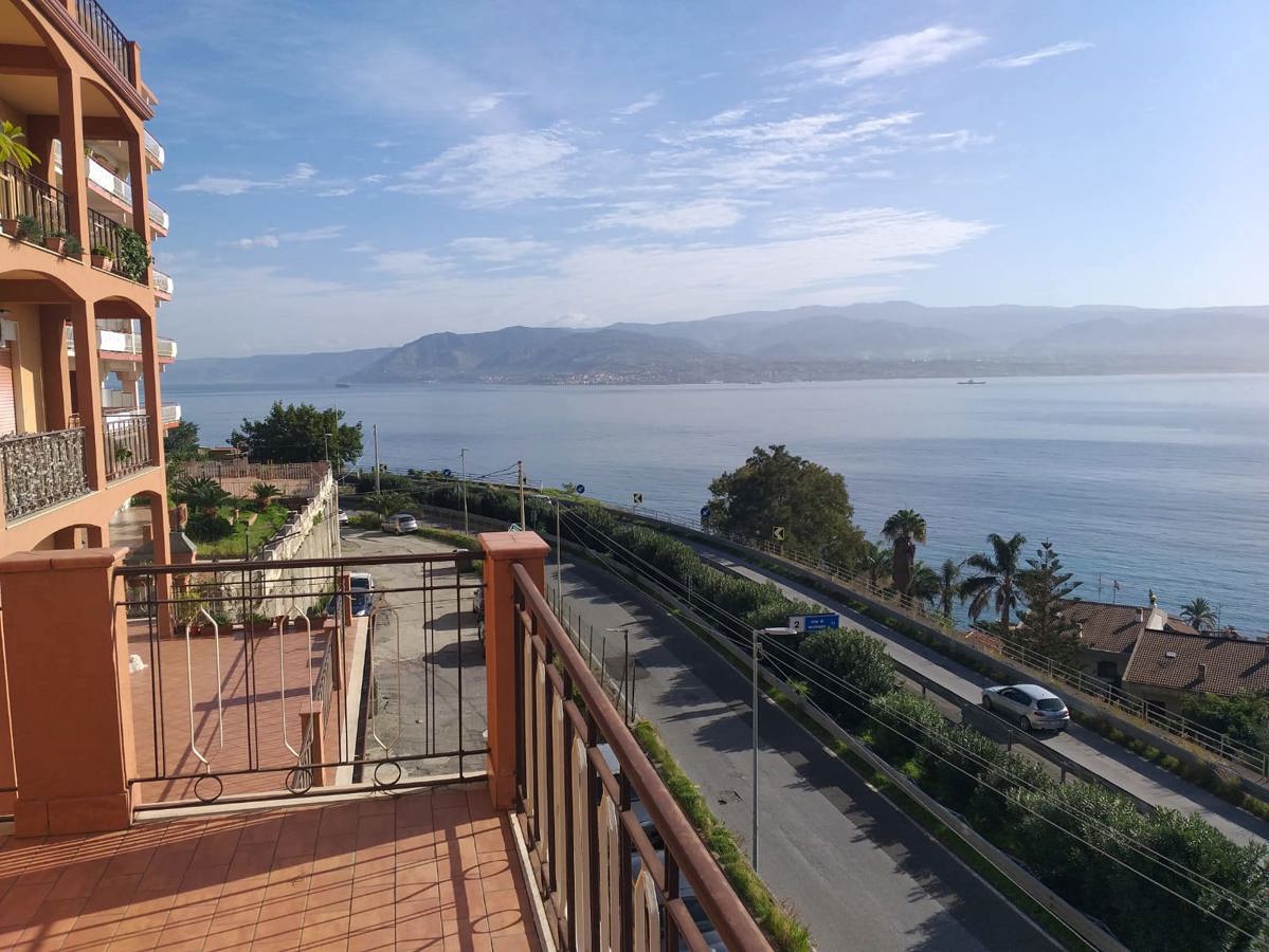 Foto 26 di 28 - Appartamento in vendita a Messina