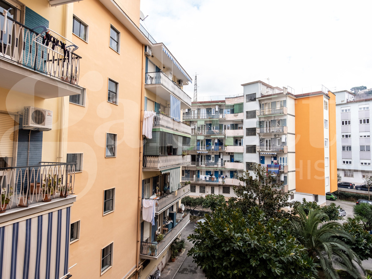 Foto 11 di 27 - Appartamento in vendita a Napoli