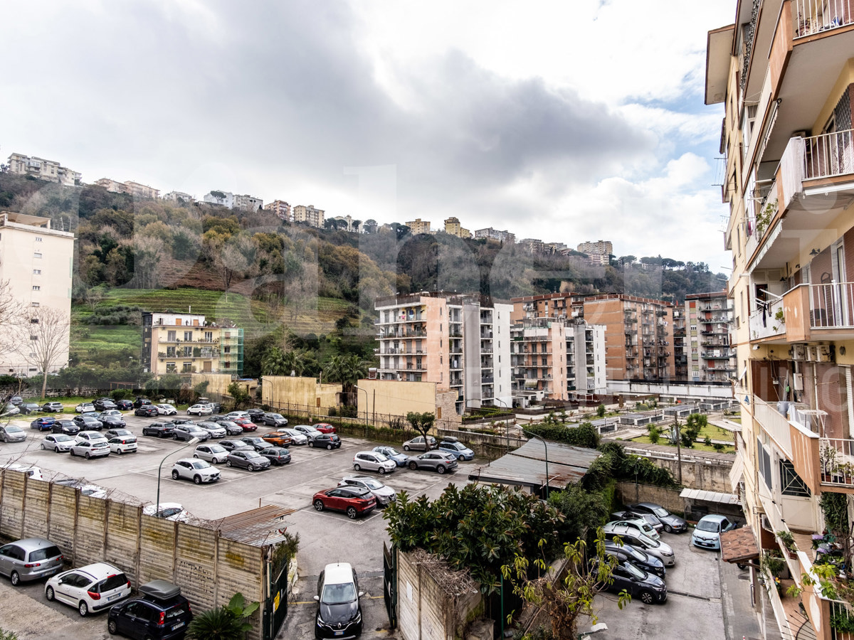 Foto 15 di 27 - Appartamento in vendita a Napoli