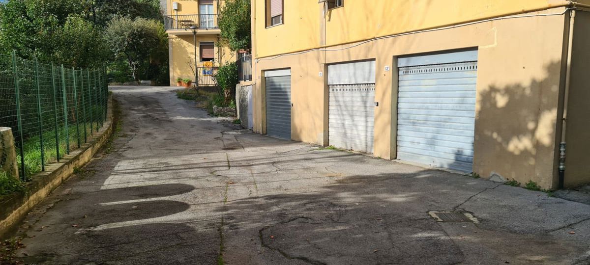 Foto 1 di 6 - Garage in vendita a Genova