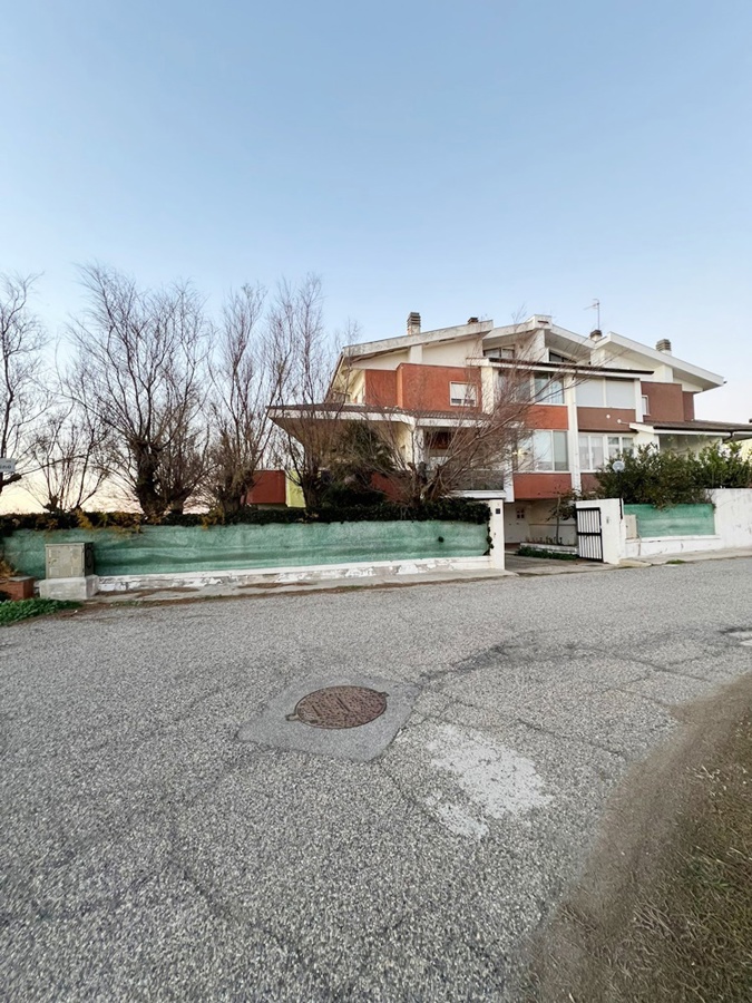 Foto 2 di 33 - Villa in vendita a Santa Marinella