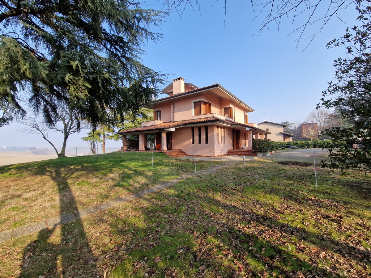 Foto 3 di 26 - Villa in vendita a Monte San Pietro