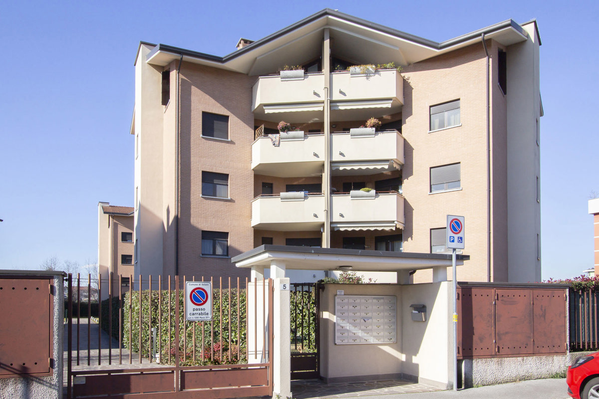 Foto 1 di 45 - Appartamento in vendita a Solaro