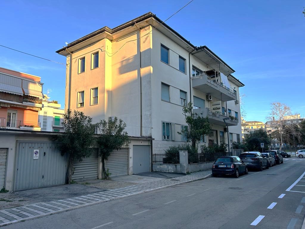 Foto 1 di 19 - Appartamento in vendita a Pescara
