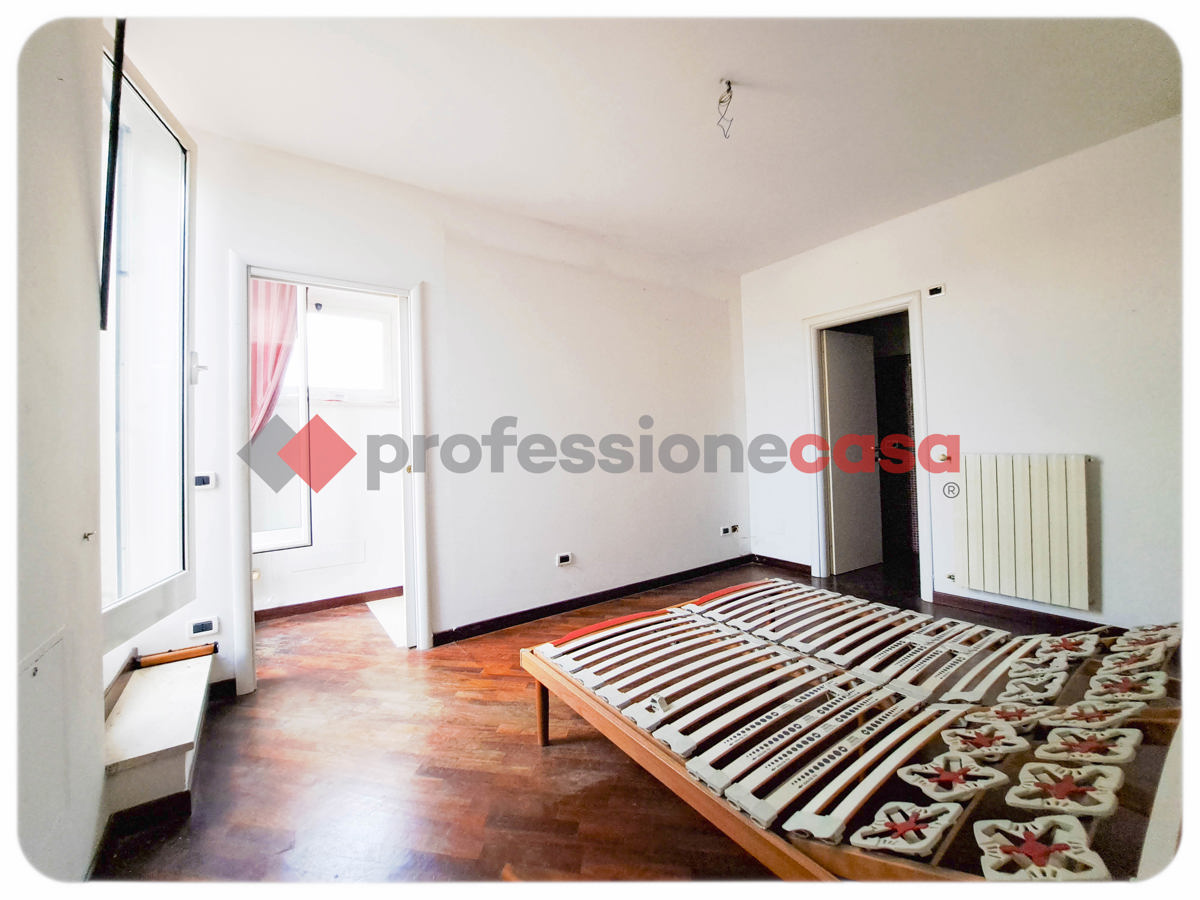 Foto 10 di 25 - Appartamento in vendita a Livorno