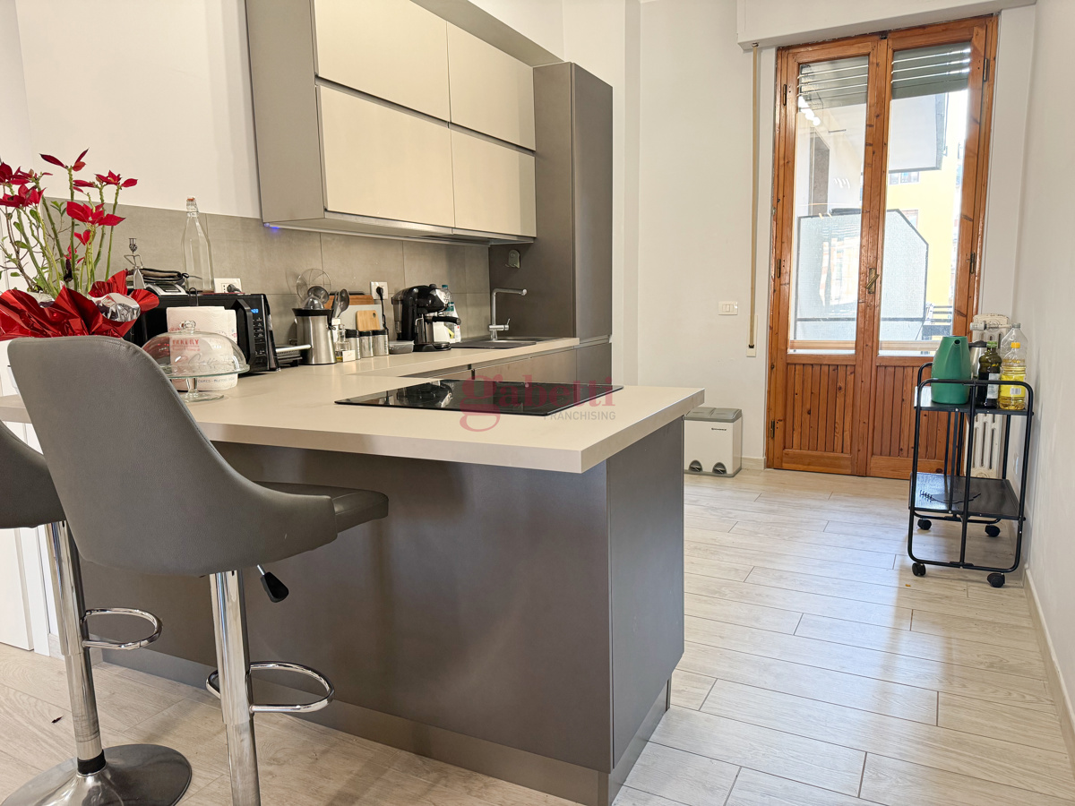 Foto 4 di 32 - Appartamento in vendita a Firenze
